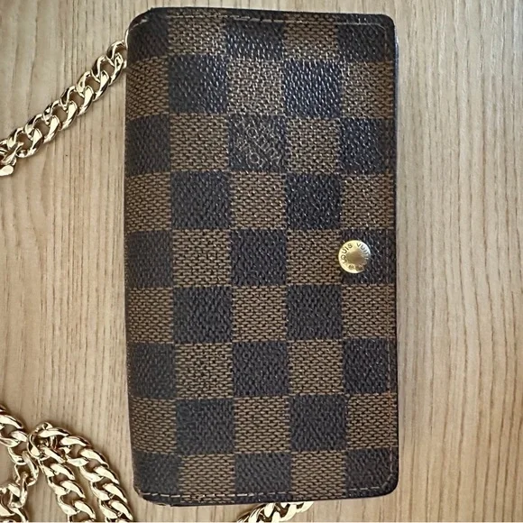 LOUIS VUITTON | PRICE FIRM💲💥
Damier Porte Monnaie Billets Tresor Bifold Wallet - Picture 4 of 12